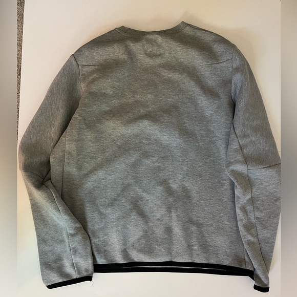 Nike Dri-Fit Crewneck Sweater Size Medium - Picture 2 of 2